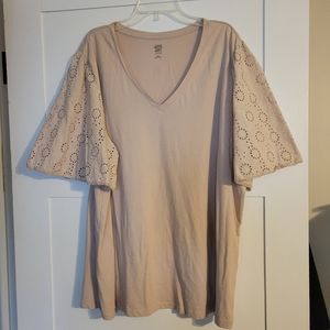 Eyelet sleeved top